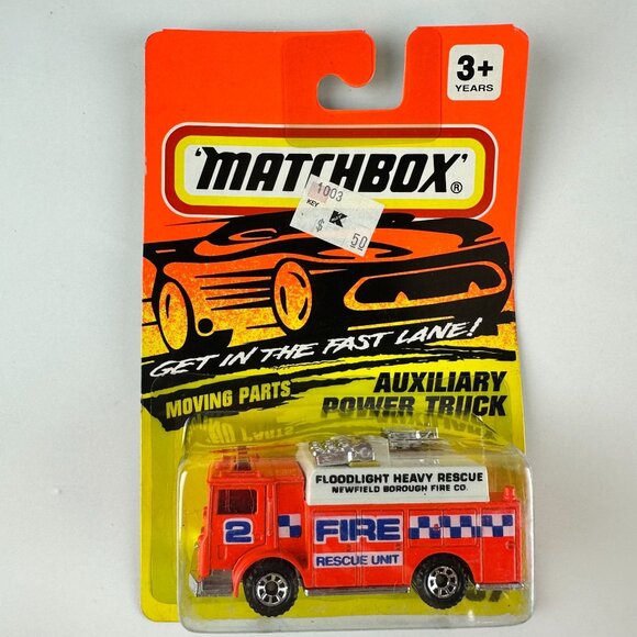 Matchbox Mack Auxiliary Power Truck Die-Cast Model - Picture 1 of 3